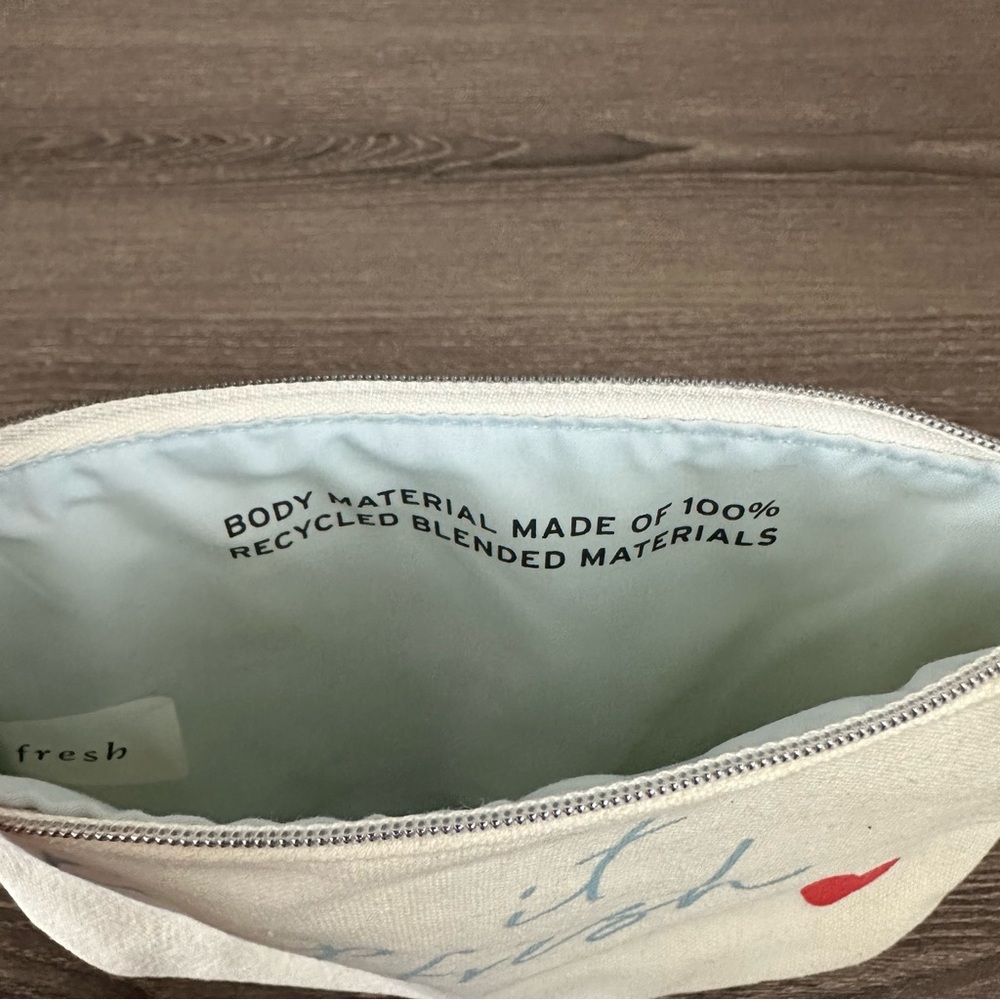 Keep it Fresh Makeup Bag 100% Recycled Materials - Picture 3 of 3